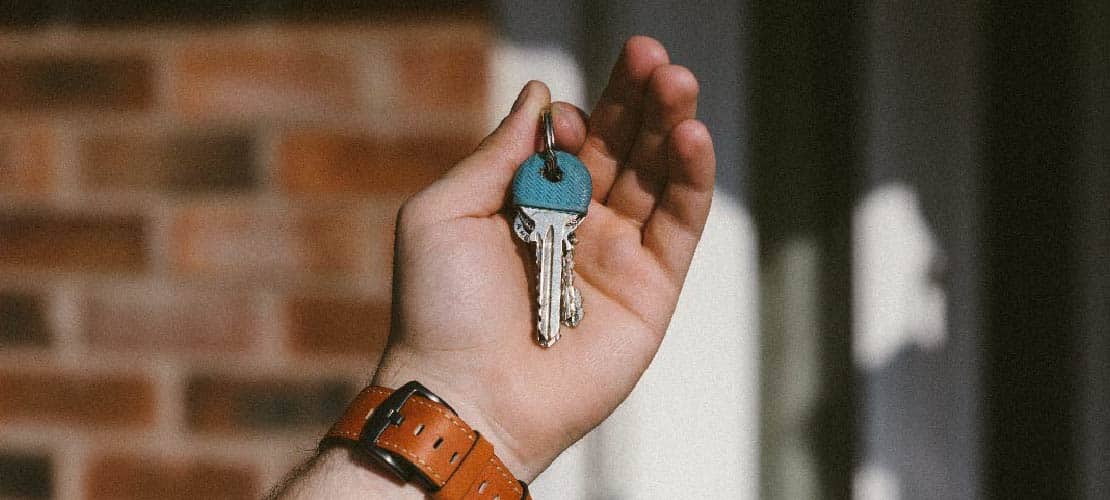 Definitivo: ¿cómo funciona el alquiler con opción a compra? 8 como funciona el alquiler con opcion a compra tenenieves zaragoza alquiler venta mano sujetando llave